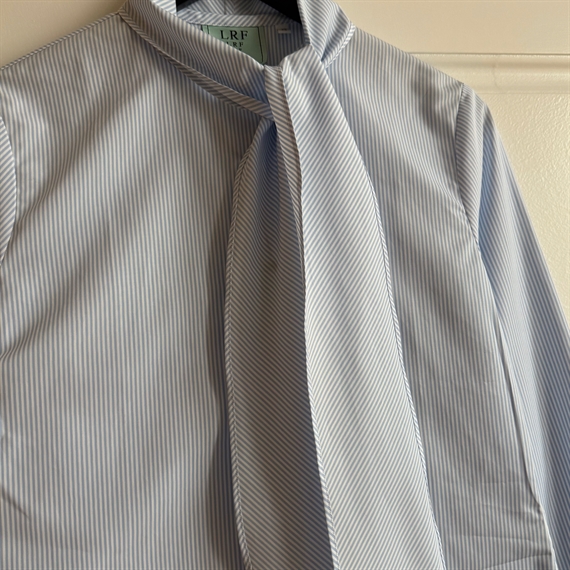 Louise Rømern Pussybow Skjorte, Blue Stripe Poplin